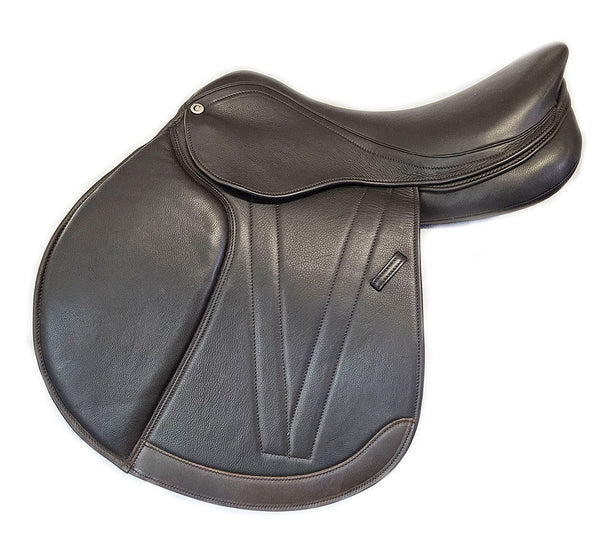 Classic Jumping Saddle with adjustable gullets